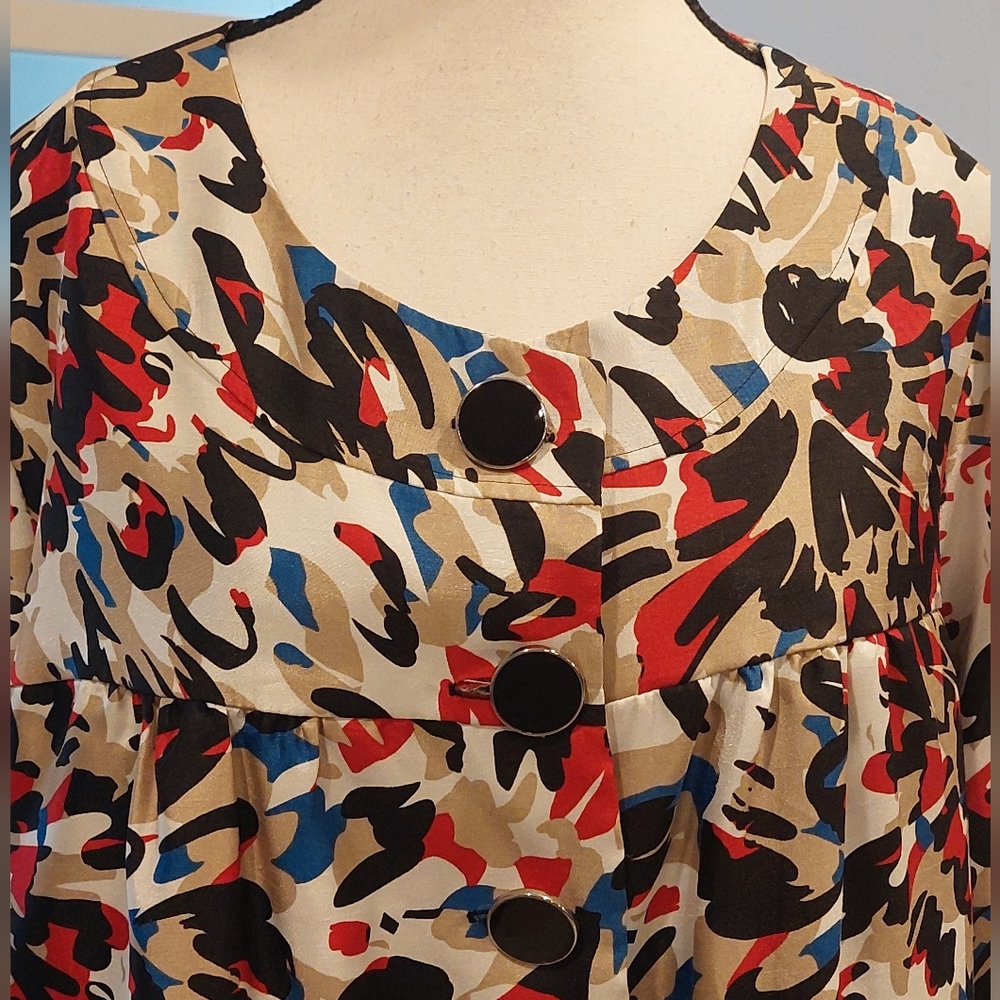 Chic Multicolor Abstract Blouse - Picture 3 of 10